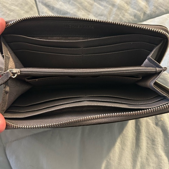 Michael Kors Gray Snake Print Wallet - Picture 7 of 8